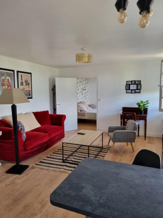 Location Saisonniere Appartement Situe A Saumur Bagian luar foto